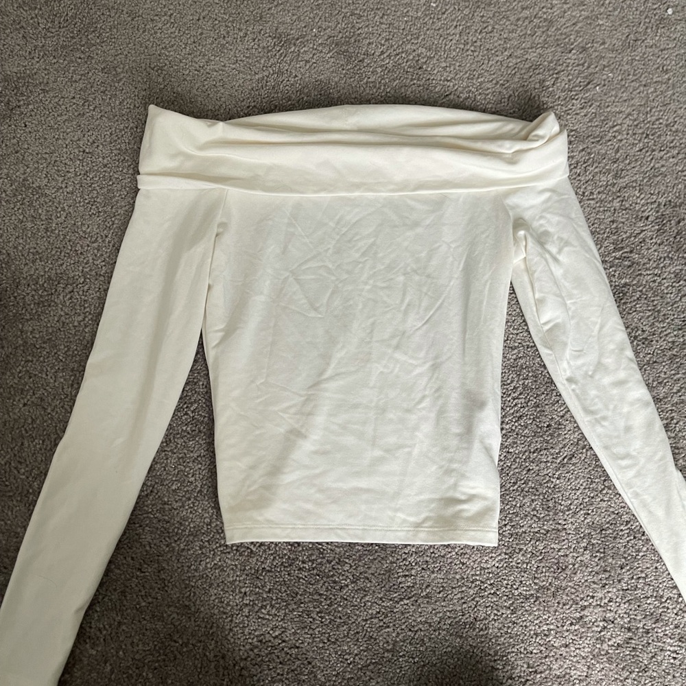 Abercrombie and fitch off shoulder top
